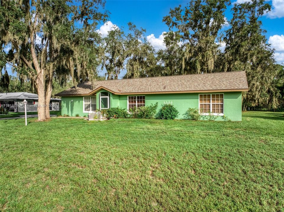 待售: $275,000 (2 贝兹, 2 浴室, 1372 平方英尺)