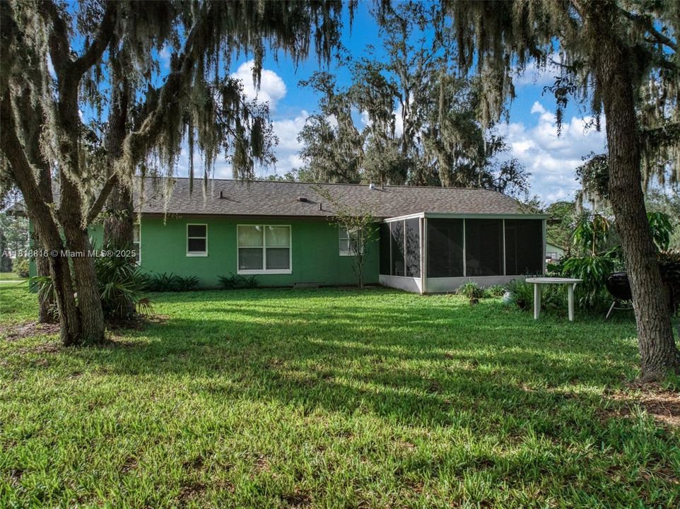 待售: $275,000 (2 贝兹, 2 浴室, 1372 平方英尺)