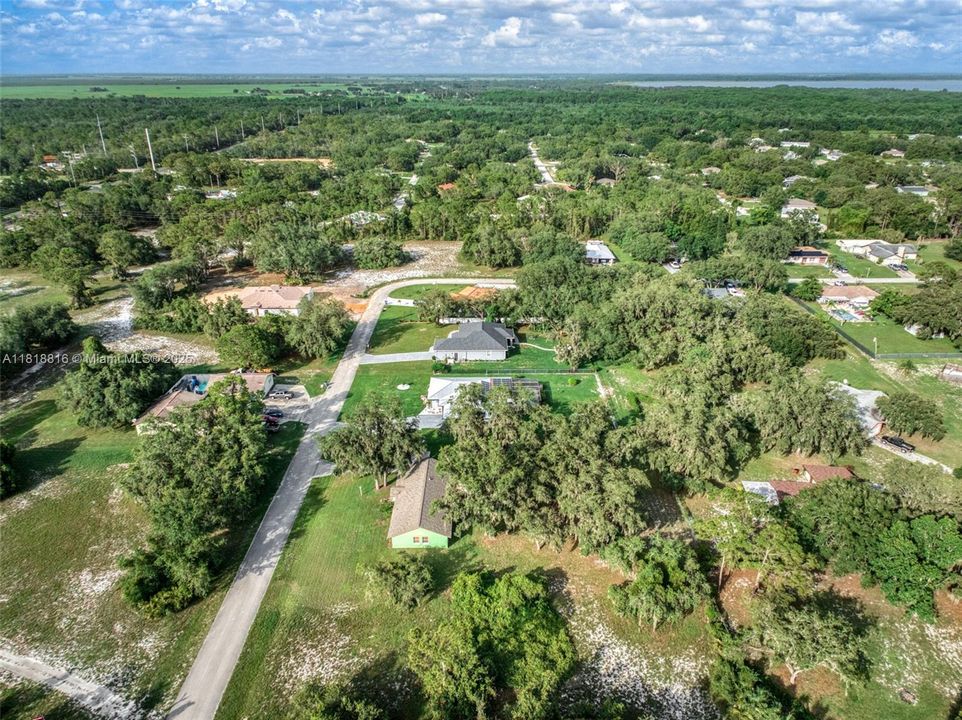 待售: $275,000 (2 贝兹, 2 浴室, 1372 平方英尺)