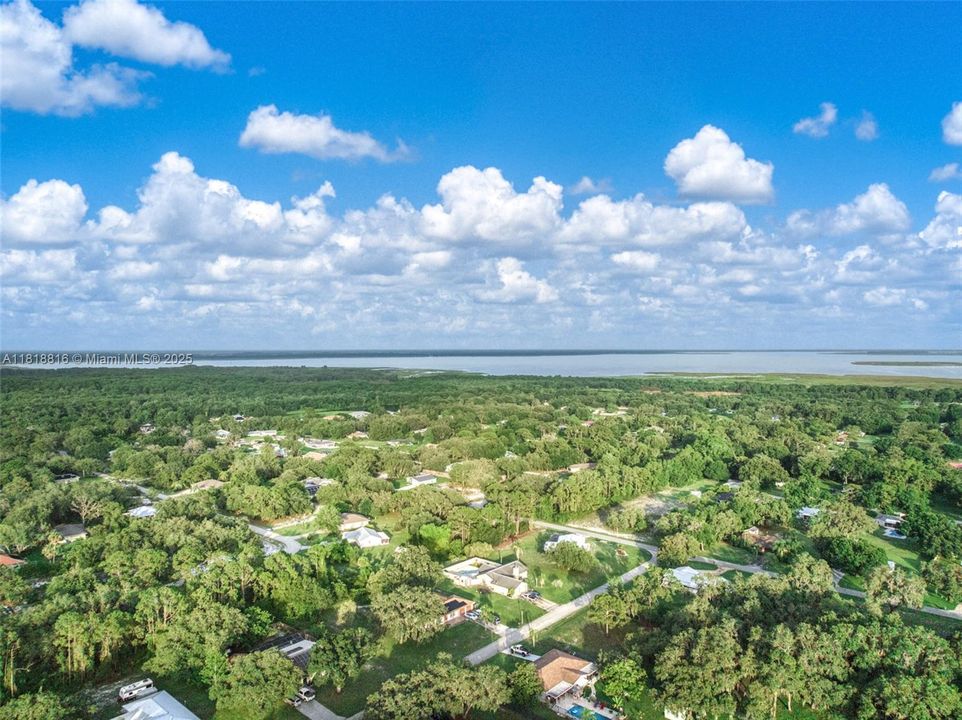 待售: $275,000 (2 贝兹, 2 浴室, 1372 平方英尺)