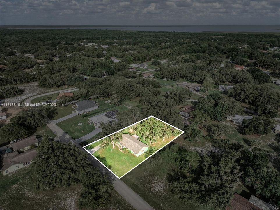 待售: $275,000 (2 贝兹, 2 浴室, 1372 平方英尺)