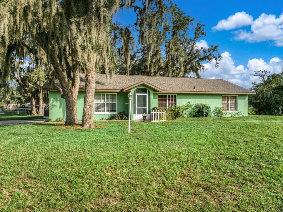 待售: $275,000 (2 贝兹, 2 浴室, 1372 平方英尺)