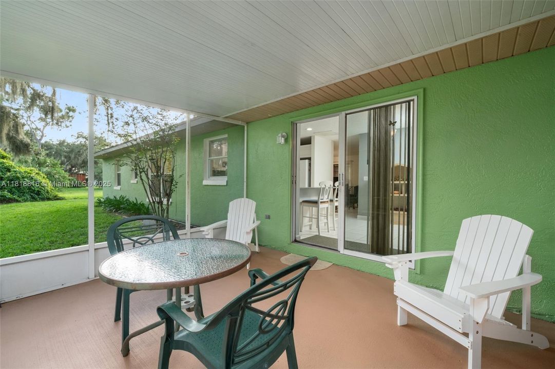 待售: $275,000 (2 贝兹, 2 浴室, 1372 平方英尺)