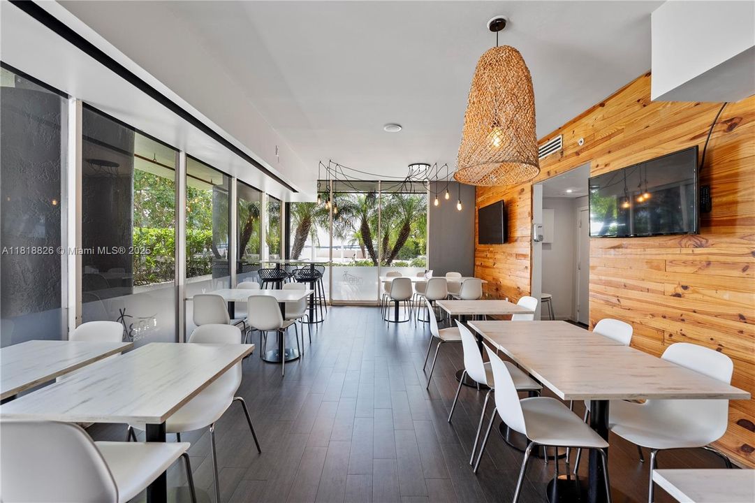 На продажу: $850,000 (0 спален, 0 ванн, 0 Квадратных фут)