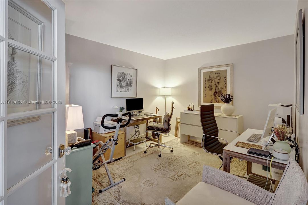 На продажу: $454,990 (1 спален, 1 ванн, 1000 Квадратных фут)