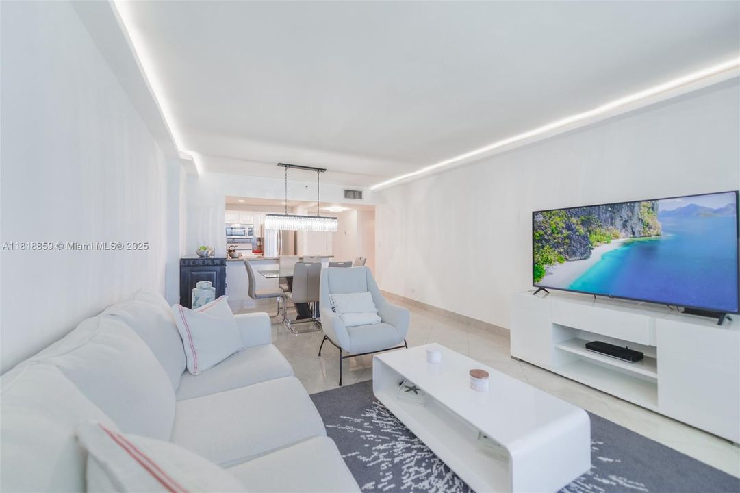 Active With Contract: $1,350,000 (1 beds, 1 baths, 850 Square Feet)