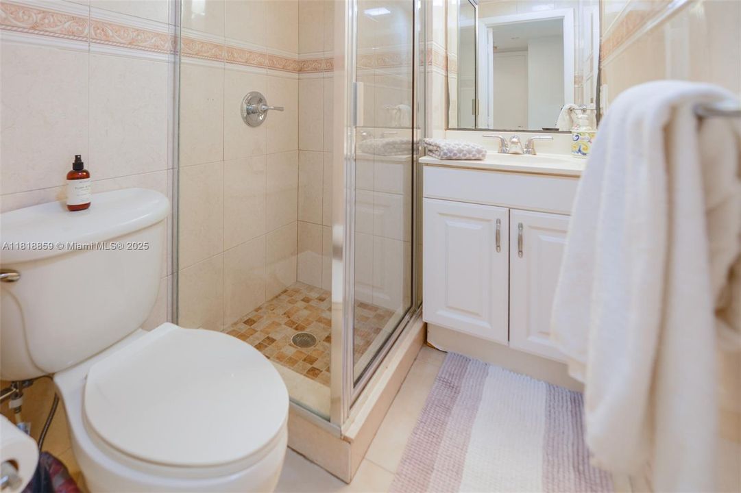 Active With Contract: $1,350,000 (1 beds, 1 baths, 850 Square Feet)