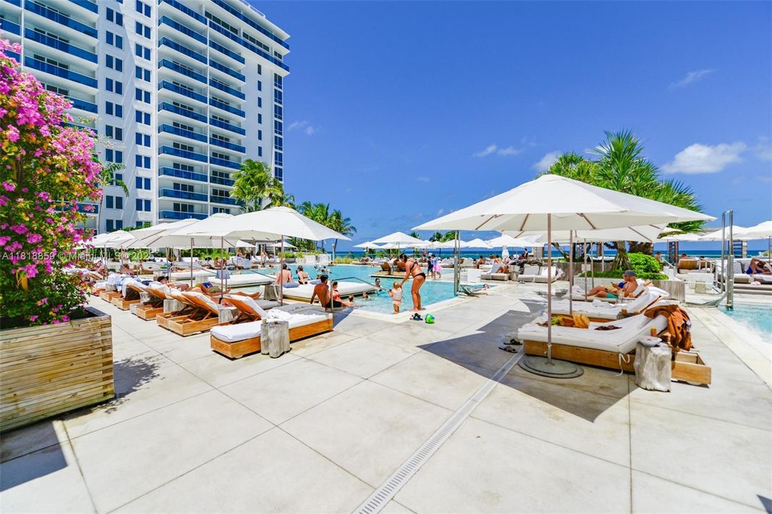 Active With Contract: $1,350,000 (1 beds, 1 baths, 850 Square Feet)