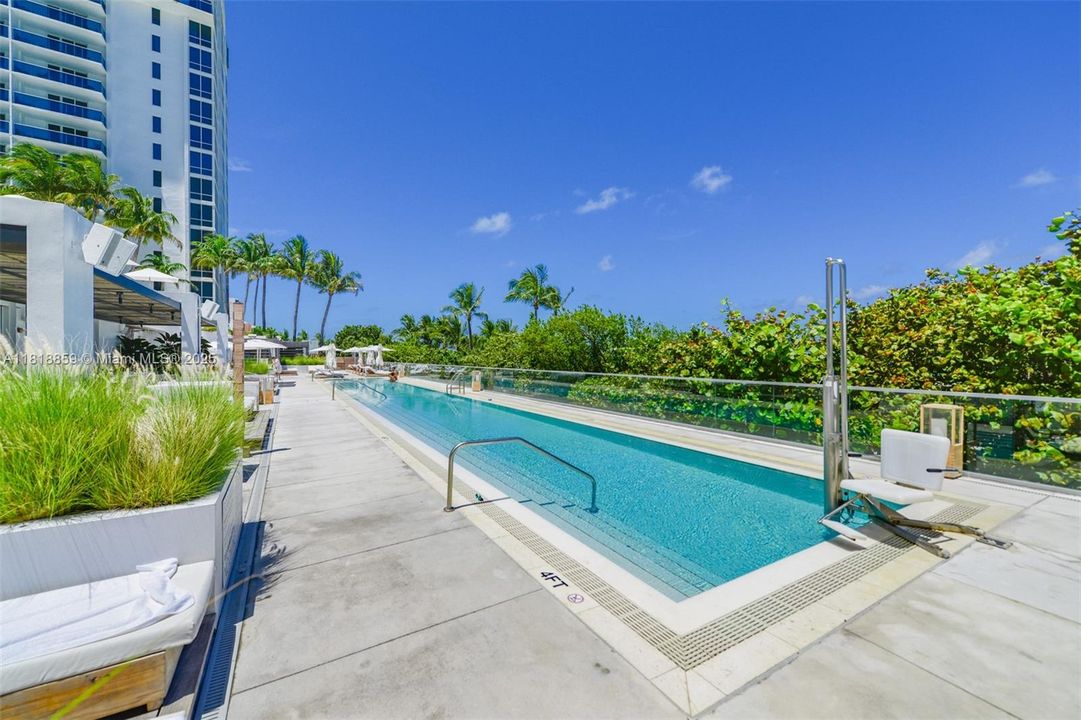 Active With Contract: $1,350,000 (1 beds, 1 baths, 850 Square Feet)