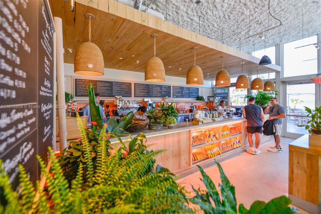 Active With Contract: $1,350,000 (1 beds, 1 baths, 850 Square Feet)