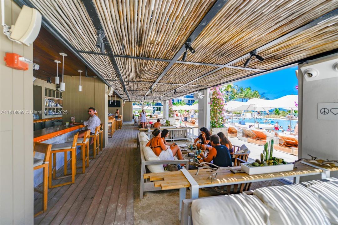 Active With Contract: $1,350,000 (1 beds, 1 baths, 850 Square Feet)