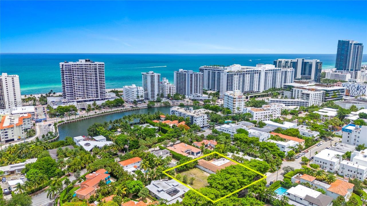 Vendido Recientemente: $6,000,000 (5 camas, 3 baños, 4510 Pies cuadrados)