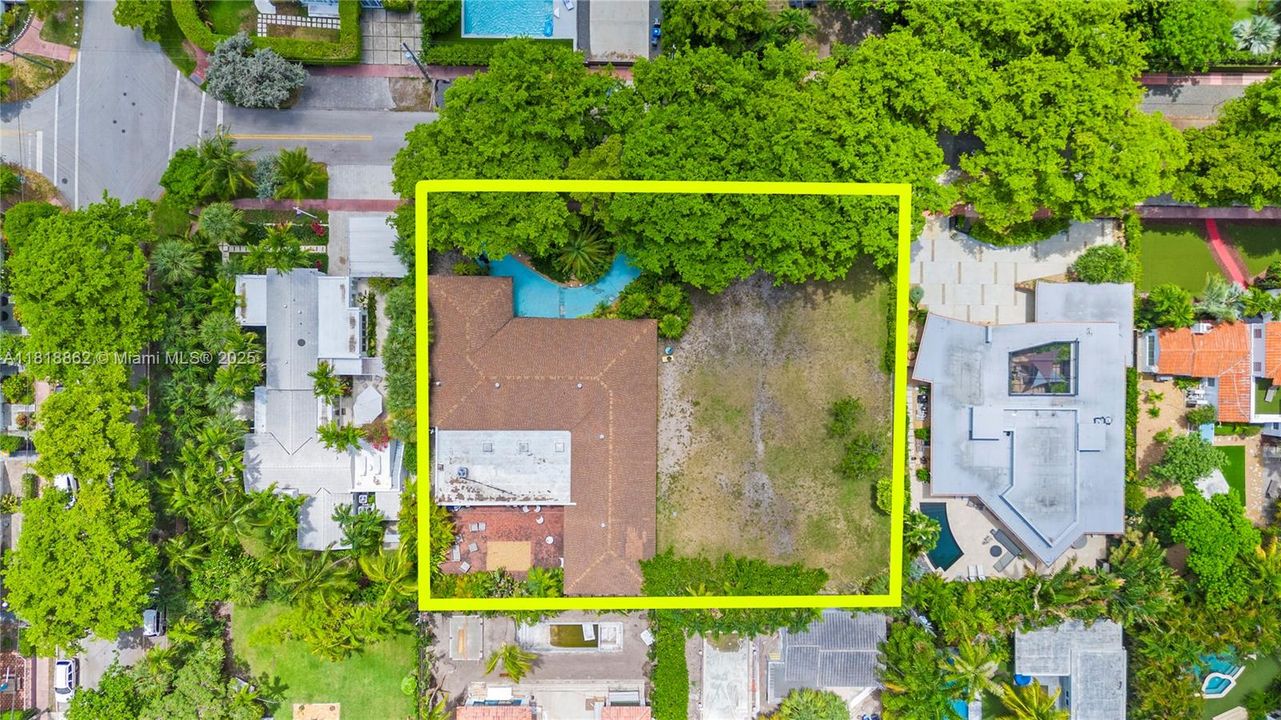 Vendido Recientemente: $6,000,000 (5 camas, 3 baños, 4510 Pies cuadrados)