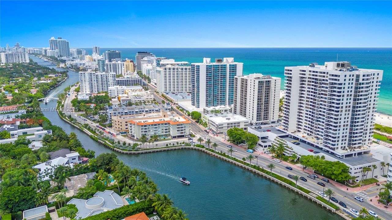 Vendido Recientemente: $6,000,000 (5 camas, 3 baños, 4510 Pies cuadrados)