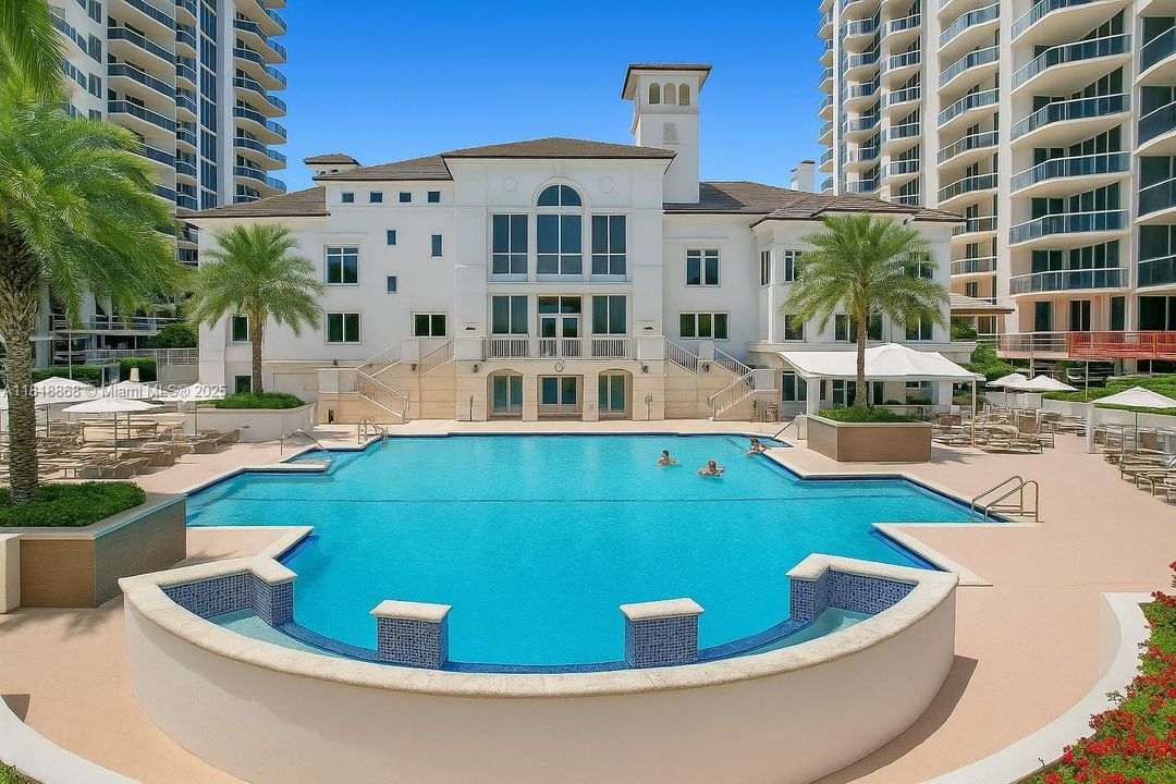 Под контрактом: $1,895,000 (2 спален, 2 ванн, 1380 Квадратных фут)