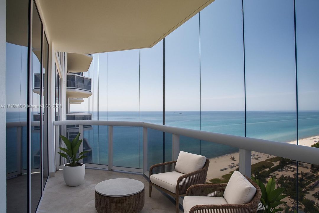 Под контрактом: $1,895,000 (2 спален, 2 ванн, 1380 Квадратных фут)