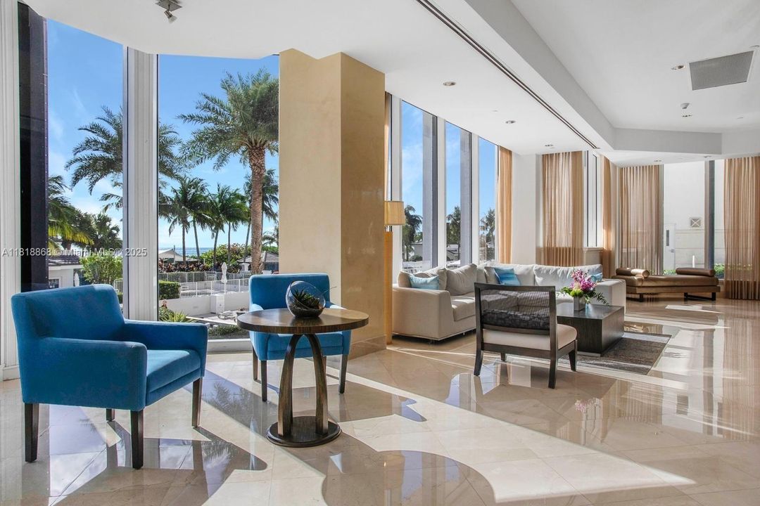 Под контрактом: $1,895,000 (2 спален, 2 ванн, 1380 Квадратных фут)