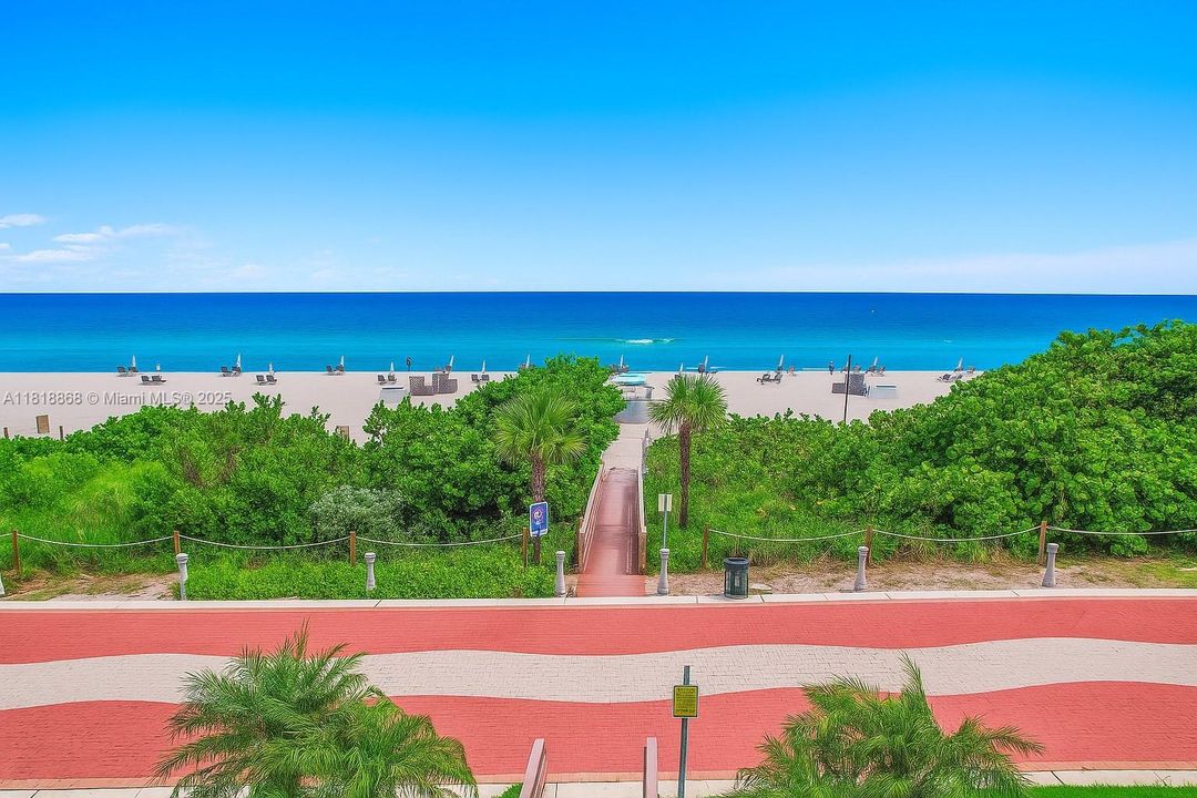 Под контрактом: $1,895,000 (2 спален, 2 ванн, 1380 Квадратных фут)