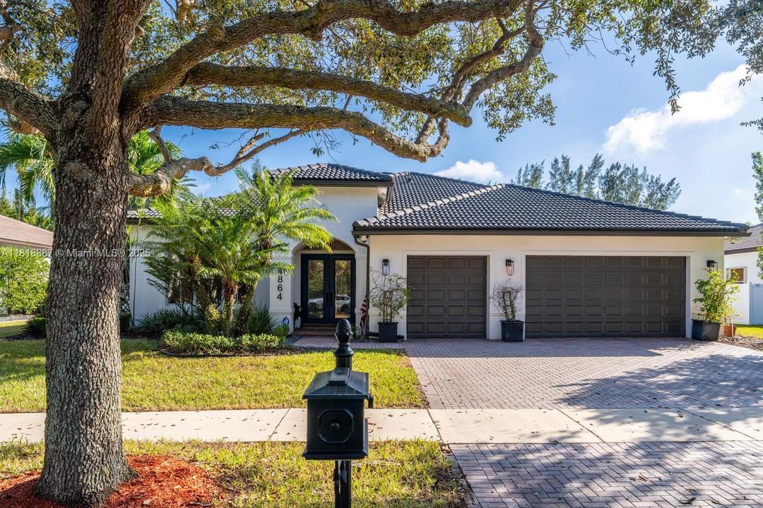 合同活跃: $1,325,000 (4 贝兹, 3 浴室, 3078 平方英尺)