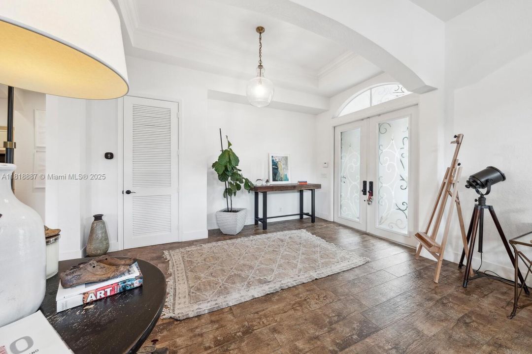 合同活跃: $1,325,000 (4 贝兹, 3 浴室, 3078 平方英尺)