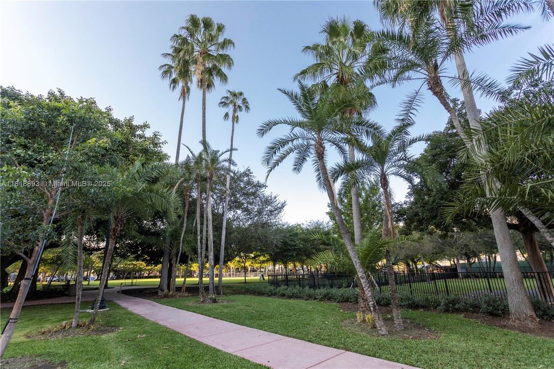 En Venta: $2,880,000 (2 camas, 2 baños, 1950 Pies cuadrados)