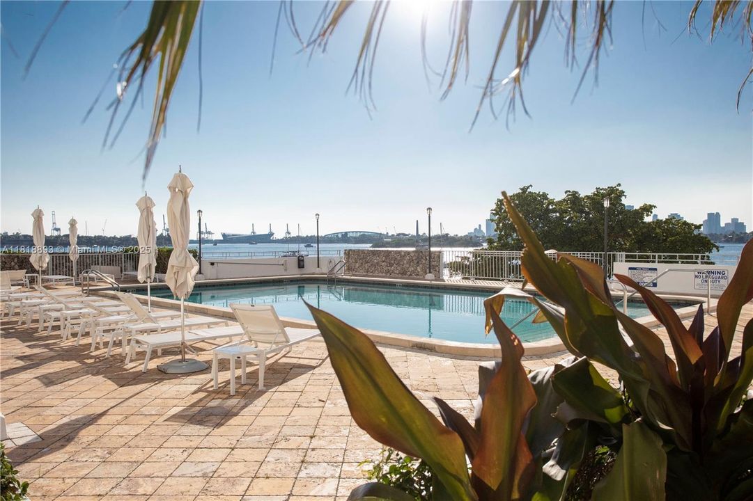 En Venta: $2,880,000 (2 camas, 2 baños, 1950 Pies cuadrados)