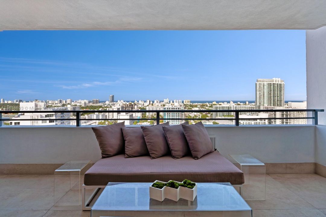 En Venta: $2,880,000 (2 camas, 2 baños, 1950 Pies cuadrados)