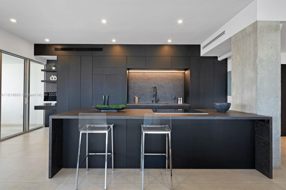 En Venta: $2,880,000 (2 camas, 2 baños, 1950 Pies cuadrados)