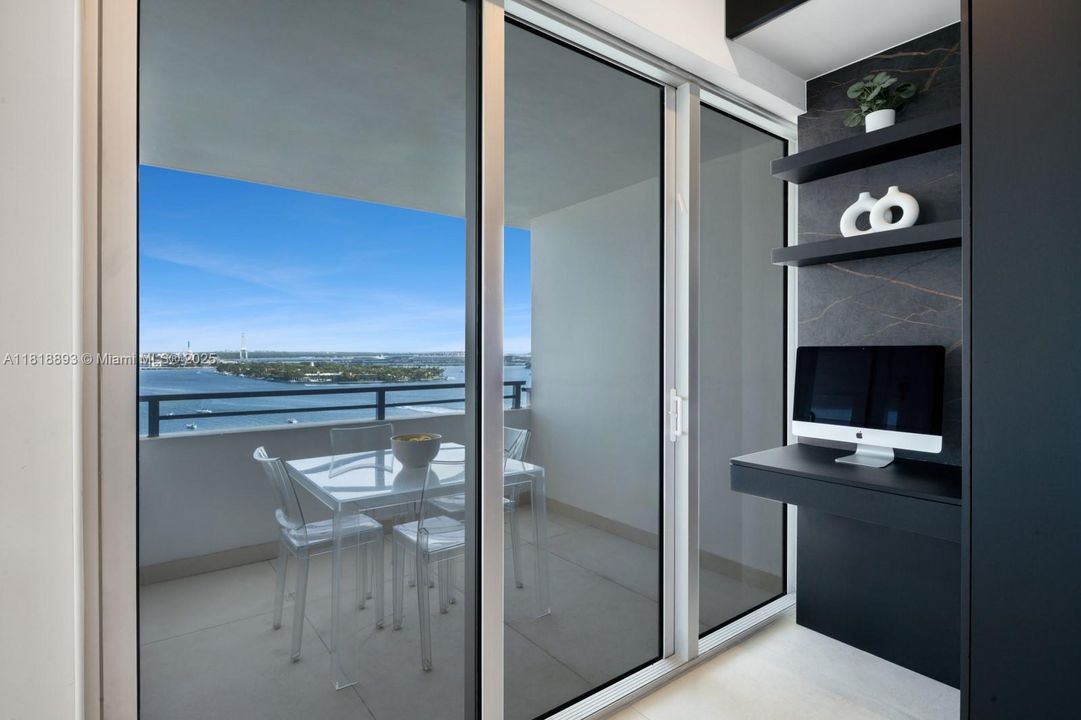 En Venta: $2,880,000 (2 camas, 2 baños, 1950 Pies cuadrados)