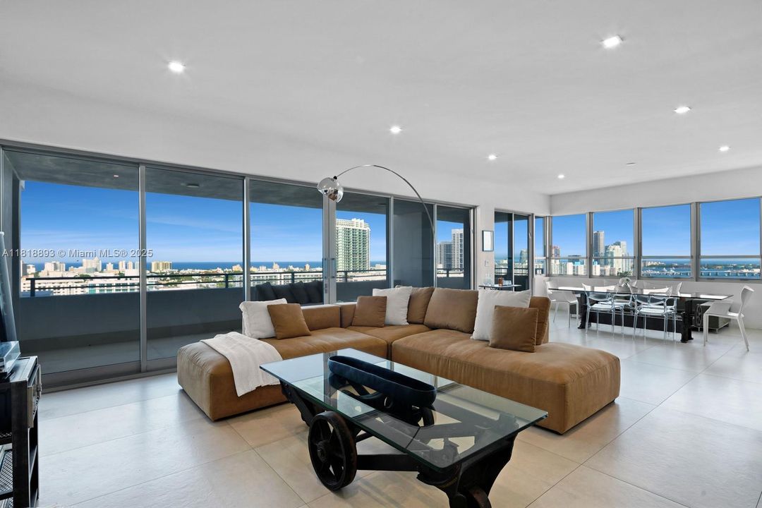 En Venta: $2,880,000 (2 camas, 2 baños, 1950 Pies cuadrados)