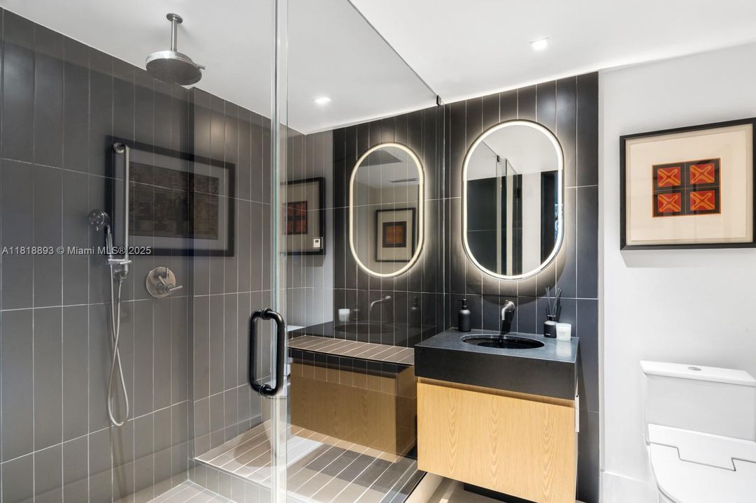 En Venta: $2,880,000 (2 camas, 2 baños, 1950 Pies cuadrados)
