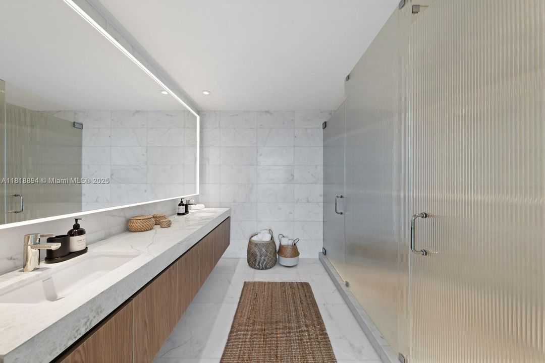 На продажу: $3,750,000 (2 спален, 2 ванн, 1434 Квадратных фут)