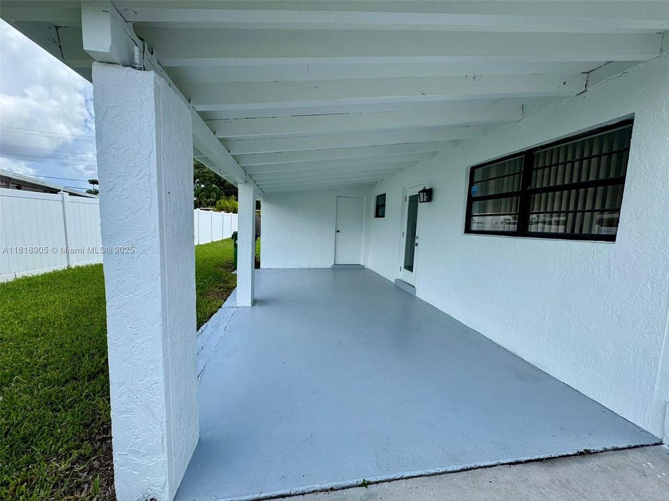 Recently Sold: $390,000 (2 beds, 1 baths, 959 Square Feet)