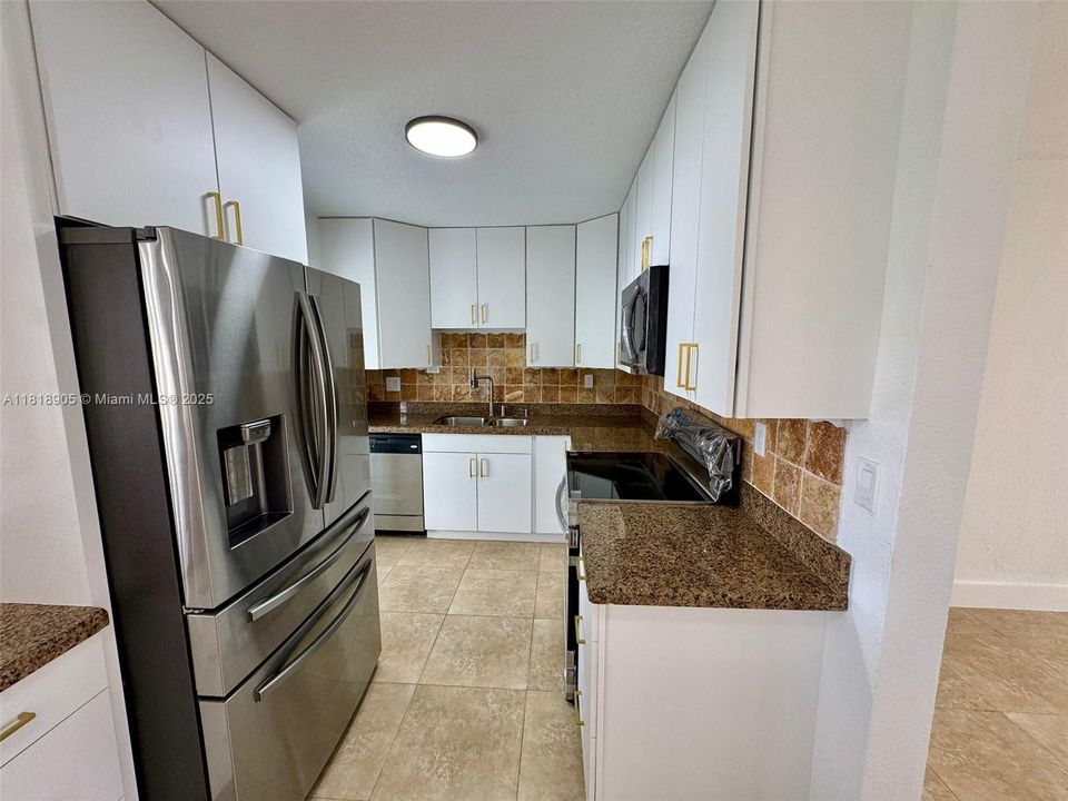 Recently Sold: $390,000 (2 beds, 1 baths, 959 Square Feet)