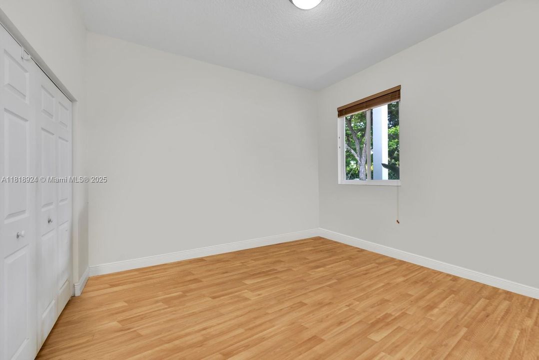 Active With Contract: $2,299,999 (5 beds, 3 baths, 3605 Square Feet)