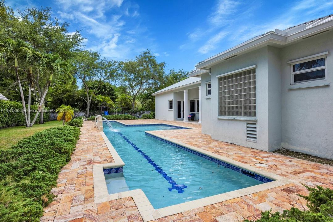 Active With Contract: $2,299,999 (5 beds, 3 baths, 3605 Square Feet)