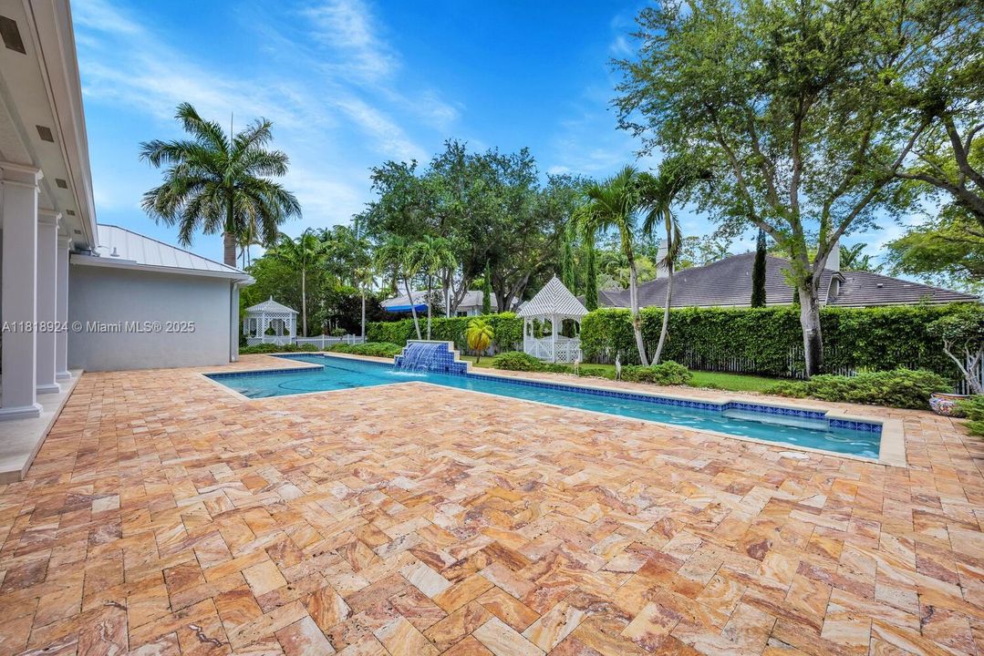 Active With Contract: $2,299,999 (5 beds, 3 baths, 3605 Square Feet)