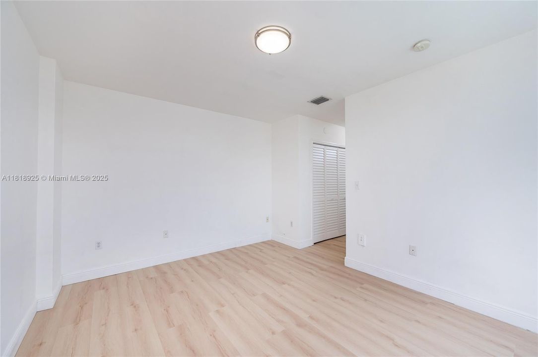 Недавно продано: $312,500 (1 спален, 1 ванн, 760 Квадратных фут)