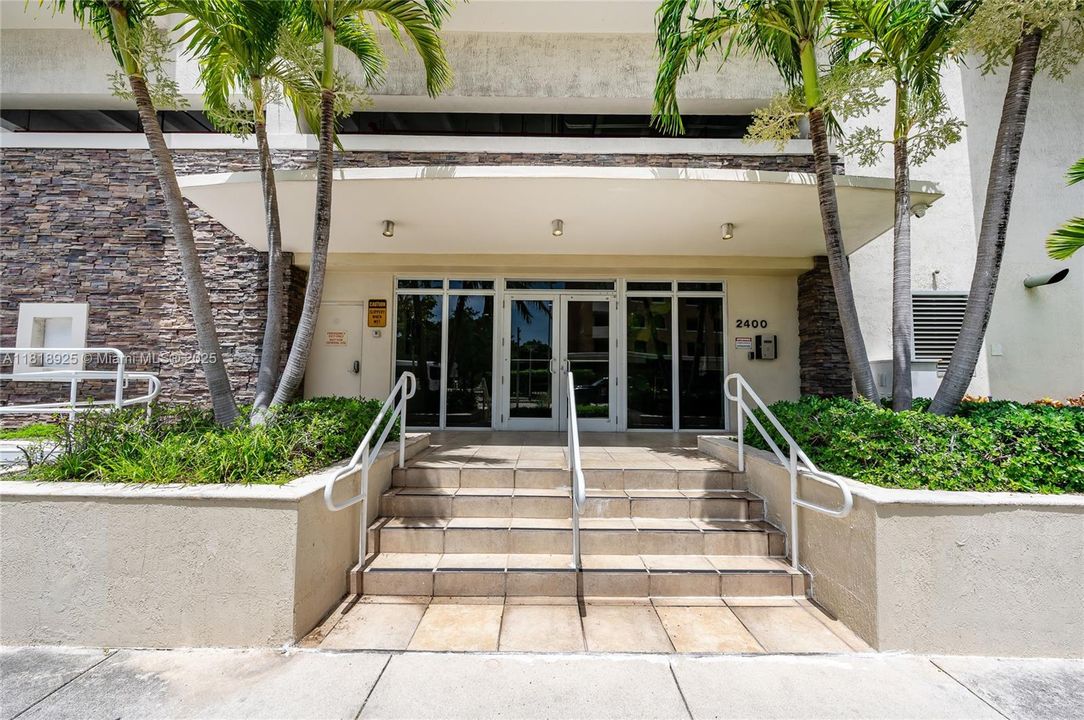 Недавно продано: $312,500 (1 спален, 1 ванн, 760 Квадратных фут)