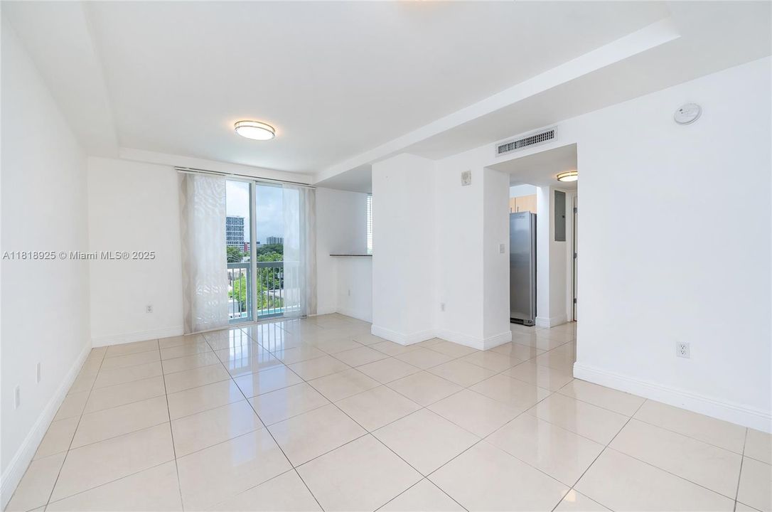 Недавно продано: $312,500 (1 спален, 1 ванн, 760 Квадратных фут)