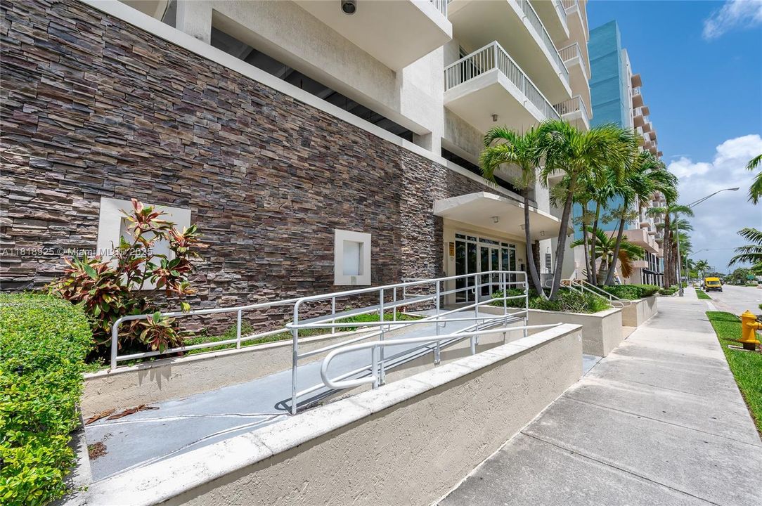 Недавно продано: $312,500 (1 спален, 1 ванн, 760 Квадратных фут)