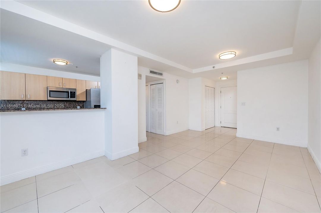 Недавно продано: $312,500 (1 спален, 1 ванн, 760 Квадратных фут)