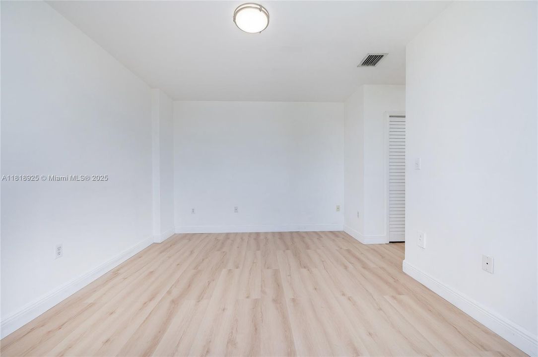 Недавно продано: $312,500 (1 спален, 1 ванн, 760 Квадратных фут)