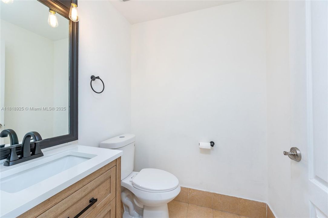 Недавно продано: $312,500 (1 спален, 1 ванн, 760 Квадратных фут)