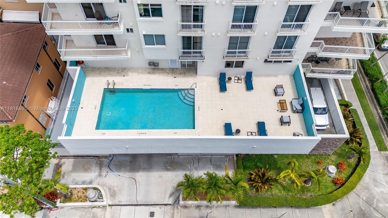 Недавно продано: $312,500 (1 спален, 1 ванн, 760 Квадратных фут)