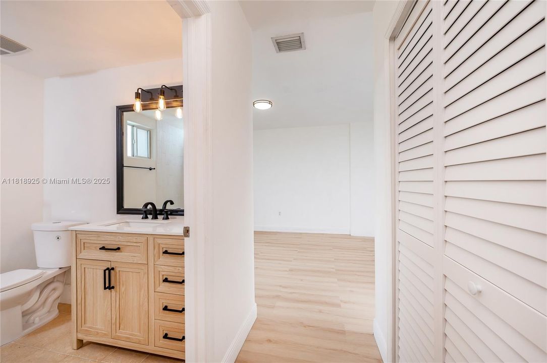 Недавно продано: $312,500 (1 спален, 1 ванн, 760 Квадратных фут)