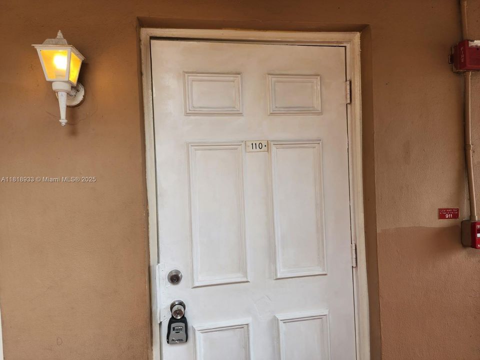 待售: $155,000 (2 贝兹, 2 浴室, 722 平方英尺)