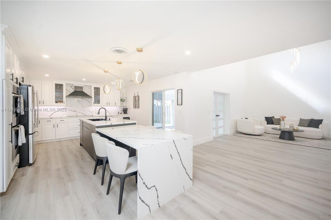 На продажу: $745,000 (4 спален, 3 ванн, 2364 Квадратных фут)