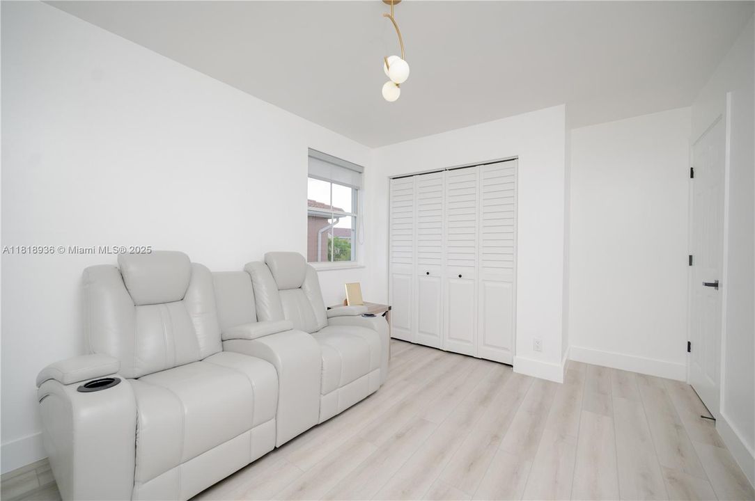 На продажу: $745,000 (4 спален, 3 ванн, 2364 Квадратных фут)