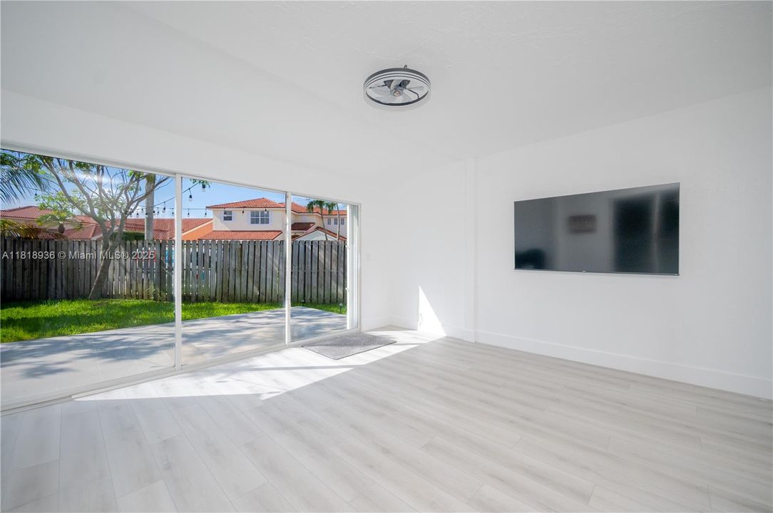 На продажу: $745,000 (4 спален, 3 ванн, 2364 Квадратных фут)